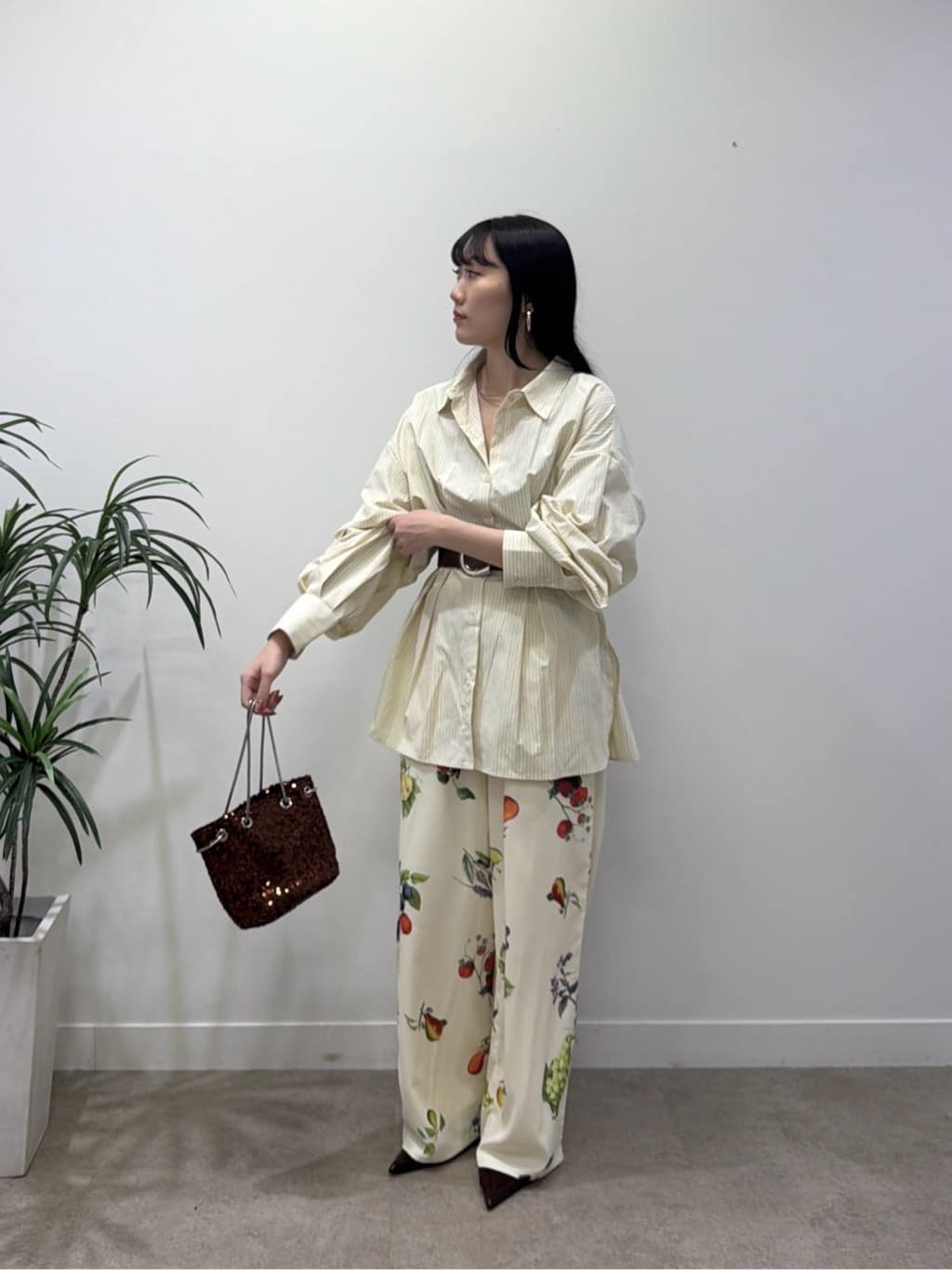 rinaさんの「INDIVI｜【一部店舗限定】フルーツプリントパンツ」を使ったコーディネート