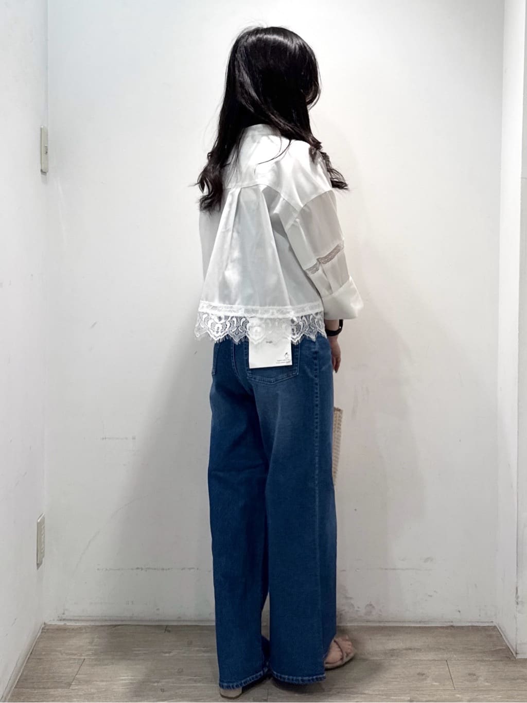 yuicciさんの「OPAQUE.CLIP｜裾レースピンタックショートシャツ【洗濯機OK】」を使ったコーディネート