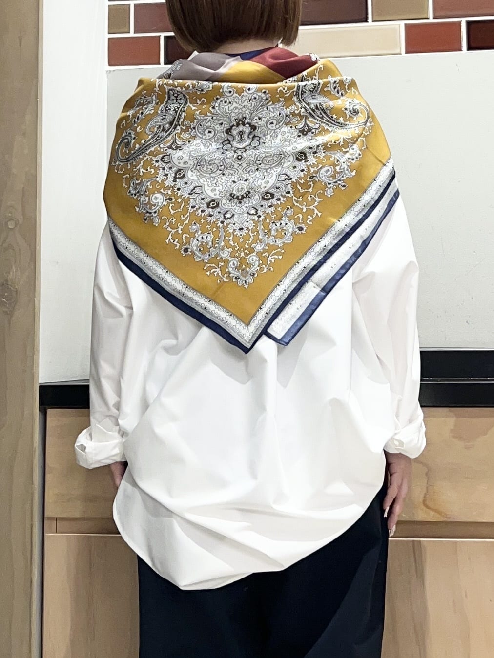 かのさんの「THE SHOP TK｜ゆったりシルエットで体型カバー ロングシャツ」を使ったコーディネート