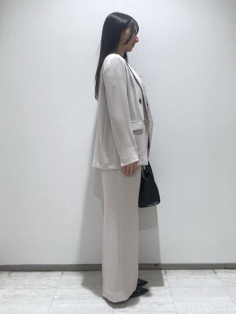 meiさんの「INDIVI｜【洗える／多機能／SETUP可】着る日傘ダブルジャケット」を使ったコーディネート