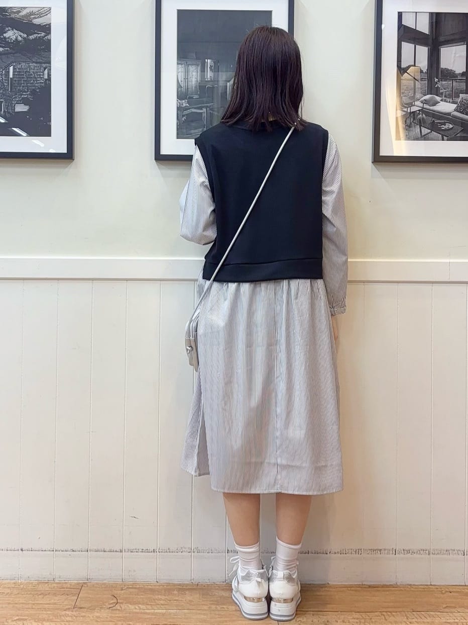 えぬさんの「SHOO･LA･RUE｜【S-LL/体型カバー】ストライプが爽やか　ベストドッキングシャツワンピース」を使ったコーディネート