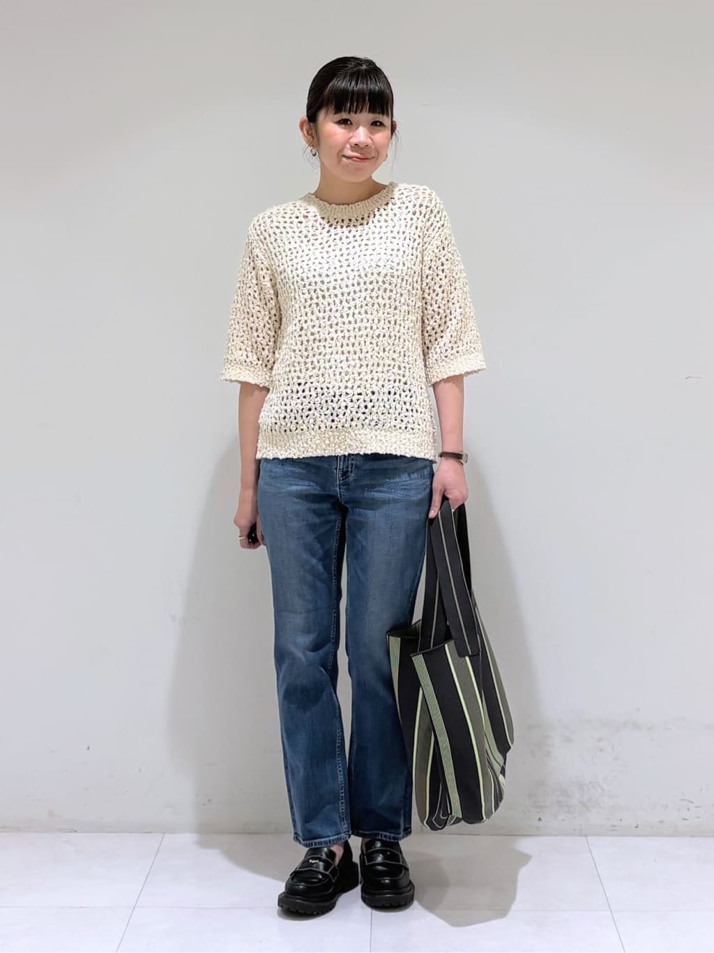 tsuyuさんの「INDIVI｜【選べる柄／WEB限定カラー】ビッグニットバッグ」を使ったコーディネート