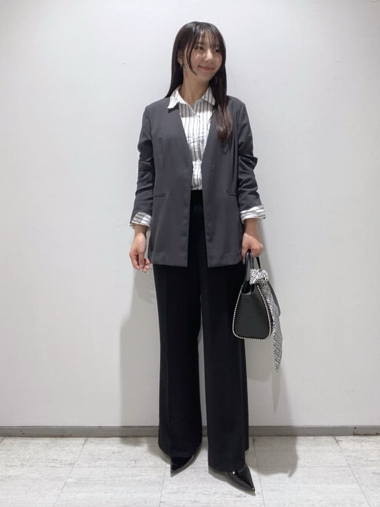 meiさんの「INDIVI｜【2WAY／洗える】ラメストライプ コットン混シャツ」を使ったコーディネート