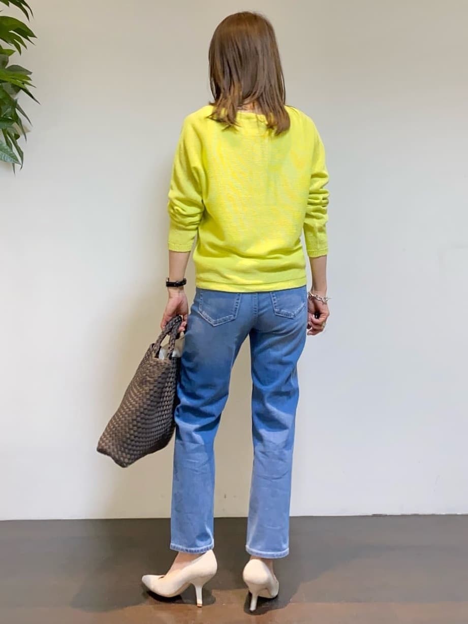 tomoさんの「UNTITLED｜【8色展開/程よい透け感】ドライタッチボートネックニット」を使ったコーディネート