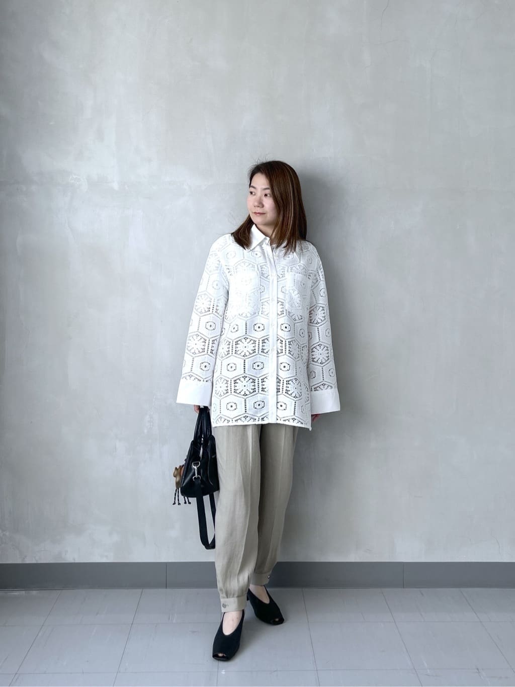 takaさんの「INDIVI｜幾何柄レースビッグシャツ」を使ったコーディネート
