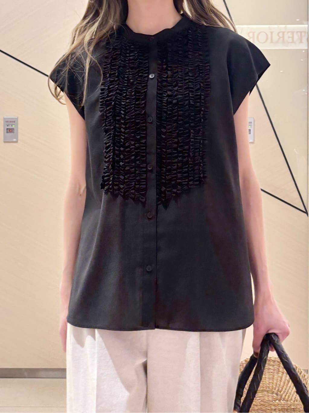 清水夏姫さんの「DRESSTERIOR｜【吸水速乾/セットアップ可】リネンブレンドオックス ワイドパンツ」を使ったコーディネート
