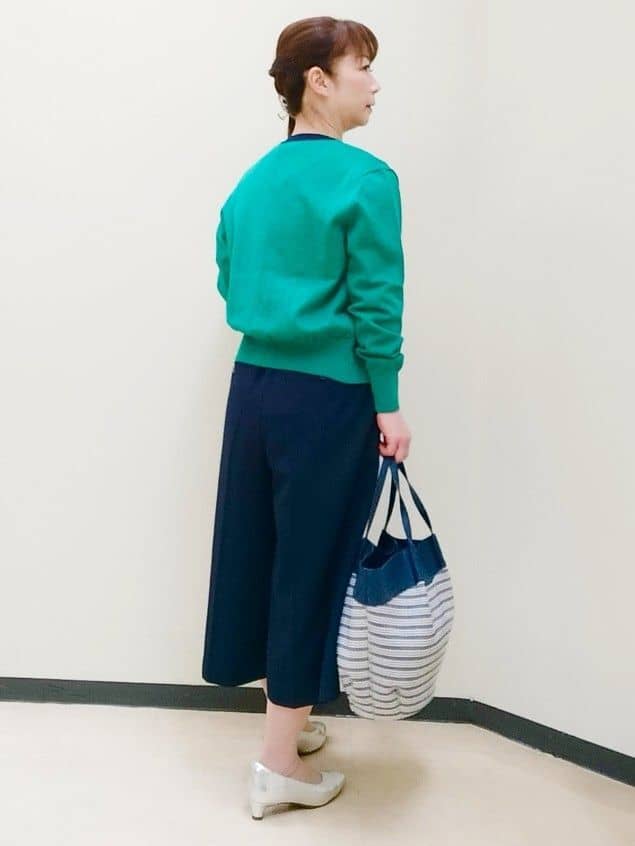 花さんの「Reflect｜【アンサンブル可】バイカラーカーディガン」を使ったコーディネート