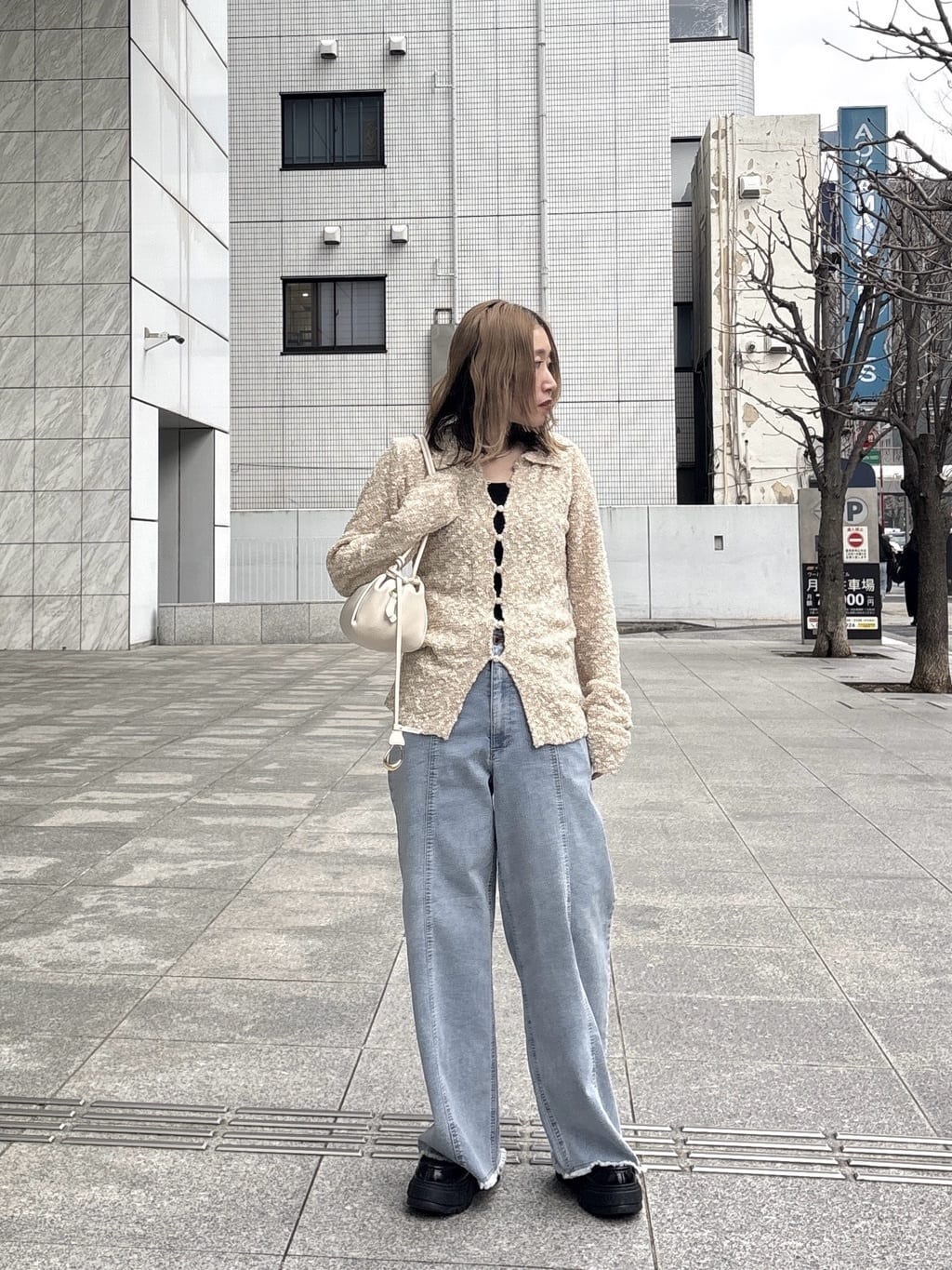 kotakiさんの「INDIVI｜【撥水】ボンディングショートトレンチ」を使ったコーディネート