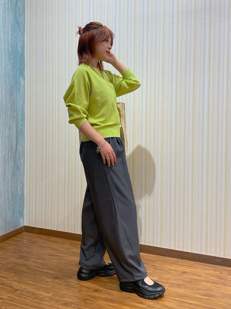 ayaさんの「SHOO･LA･RUE｜【洗濯機可/S-LL】さらりと軽やか インせず着られる すっきり見えドルマンニット」を使ったコーディネート
