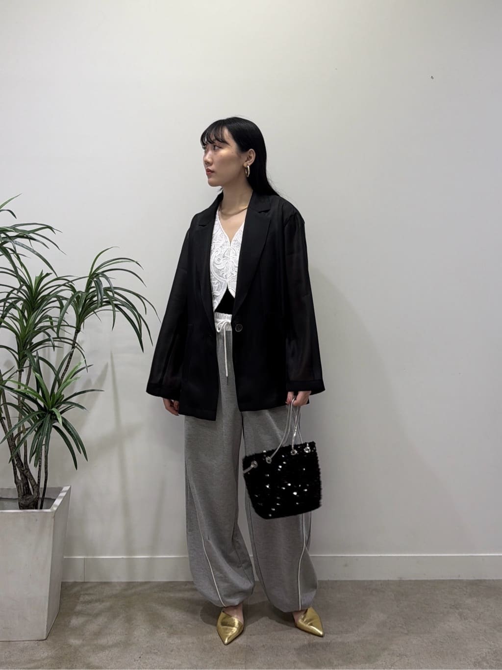 rinaさんの「INDIVI｜【接触冷感/通気性】シアーシャツジャケット」を使ったコーディネート