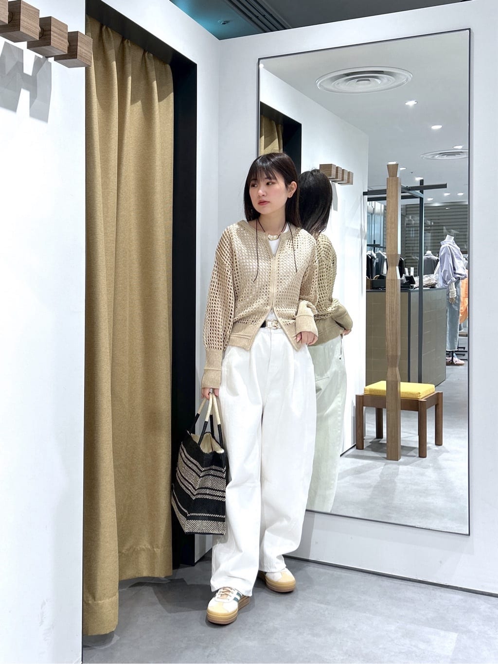 Renoさんの「INDIVI｜クルーネックメッシュカーディガン」を使ったコーディネート