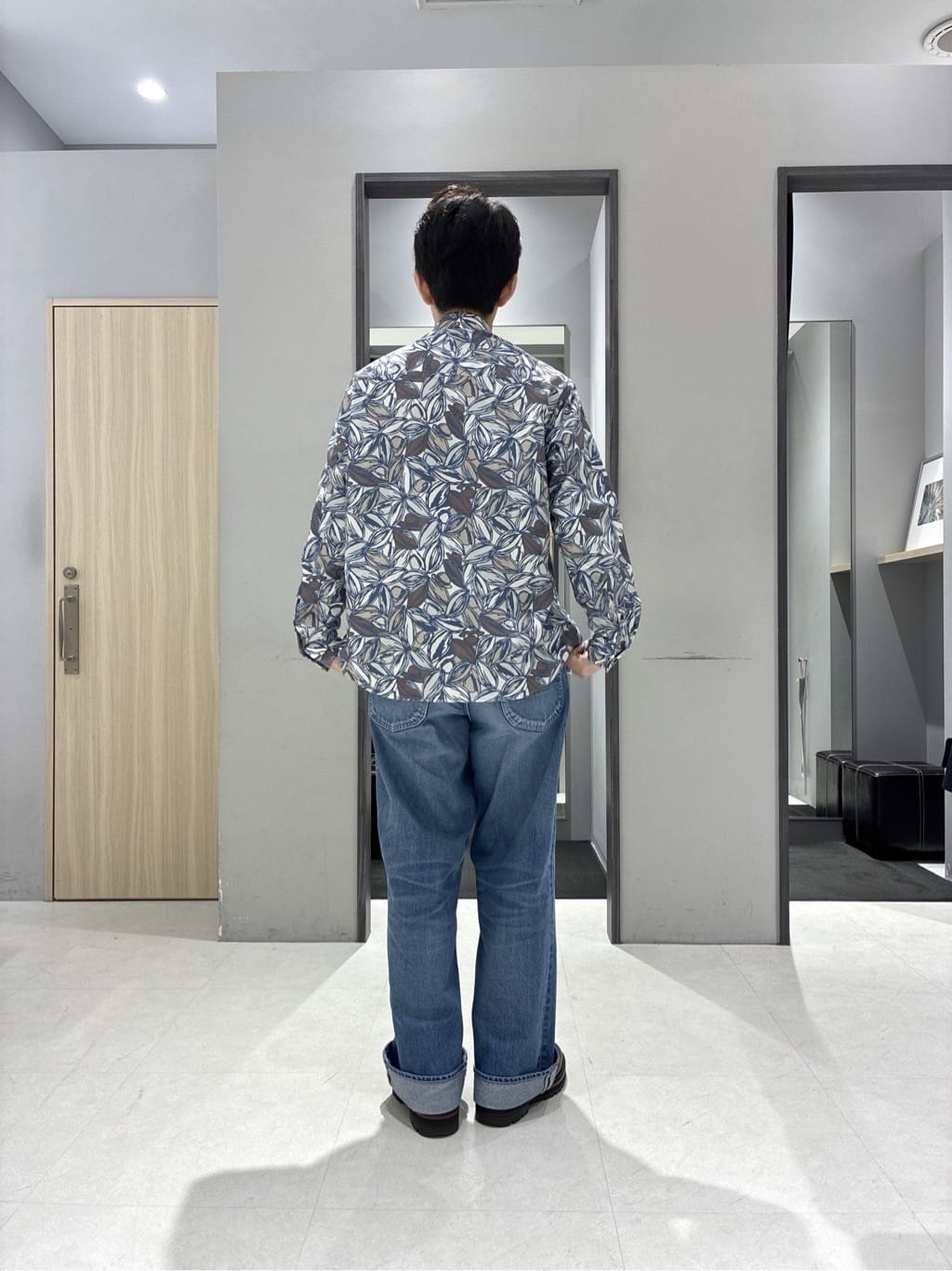 わいずみさんの「TAKEO KIKUCHI｜カカオ柄プリントシャツ」を使ったコーディネート