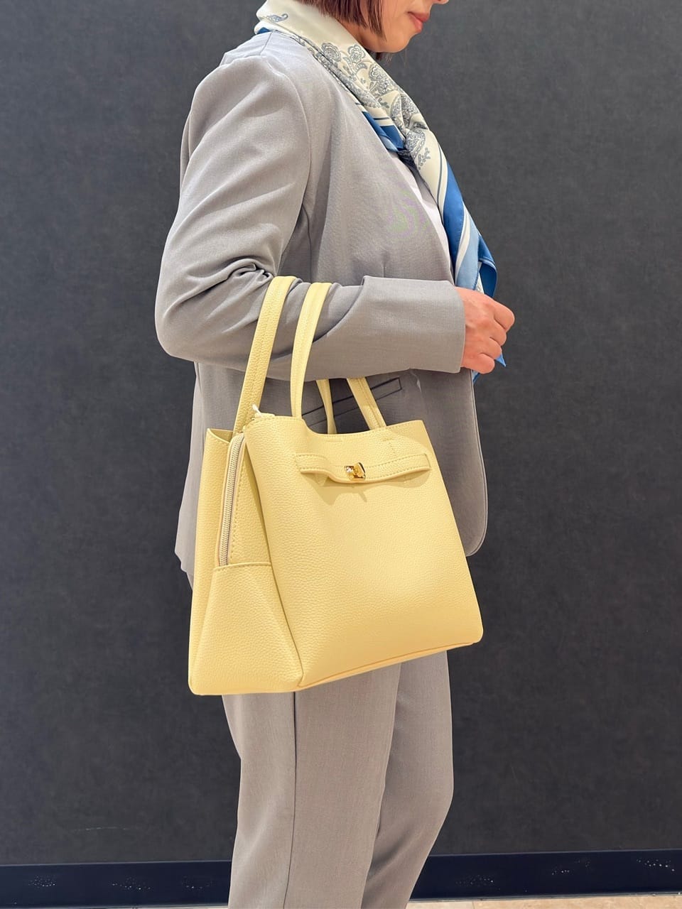 Megさんの「SHOO･LA･RUE｜【洗濯機可/UV/SS-3L】すっきり好印象 ノーカラージャケット」を使ったコーディネート