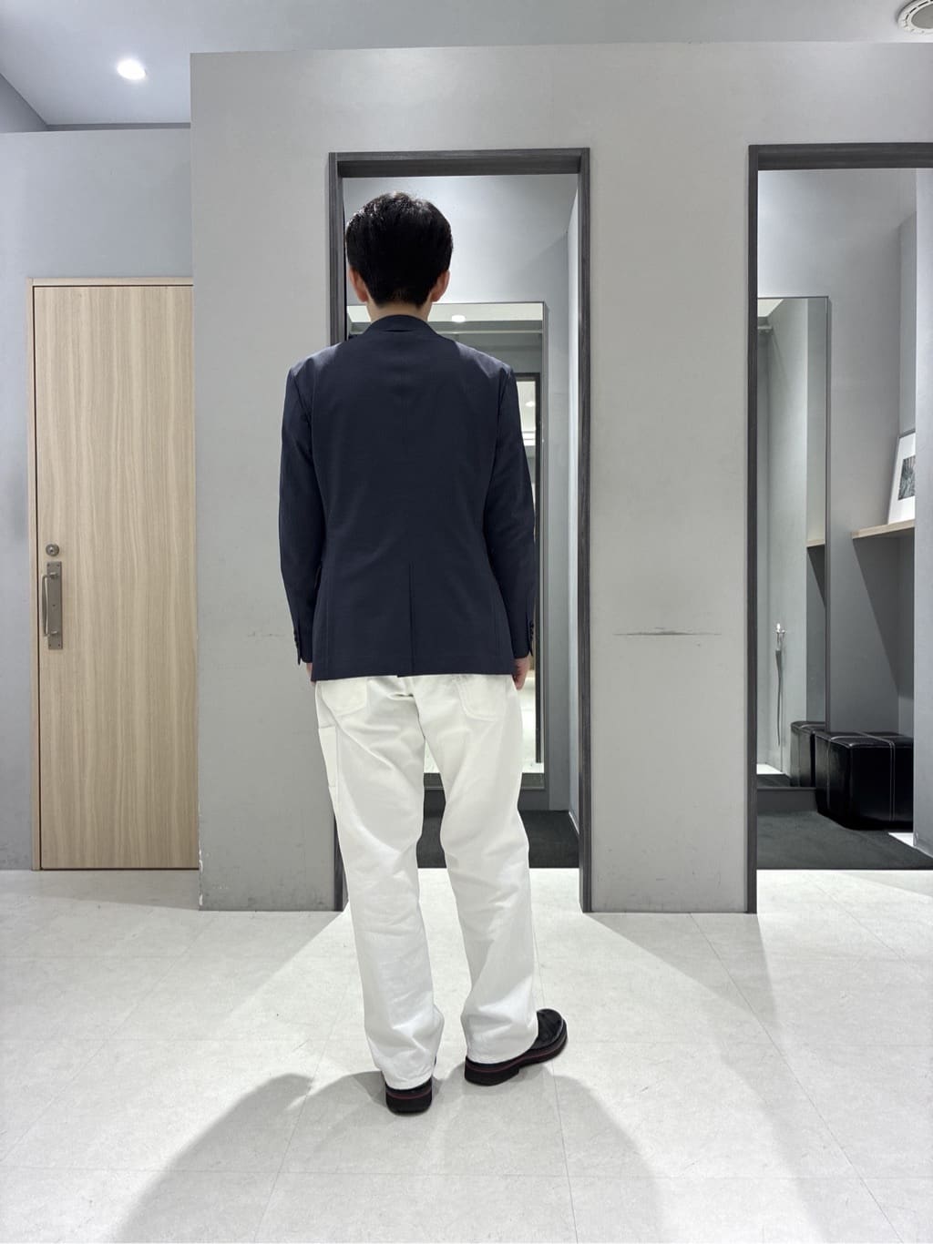 わいずみさんの「TAKEO KIKUCHI｜【360&deg;ストレッチ／軽量】None Of Stress ライト ジャケット（セットアップ対応）」を使ったコーディネート