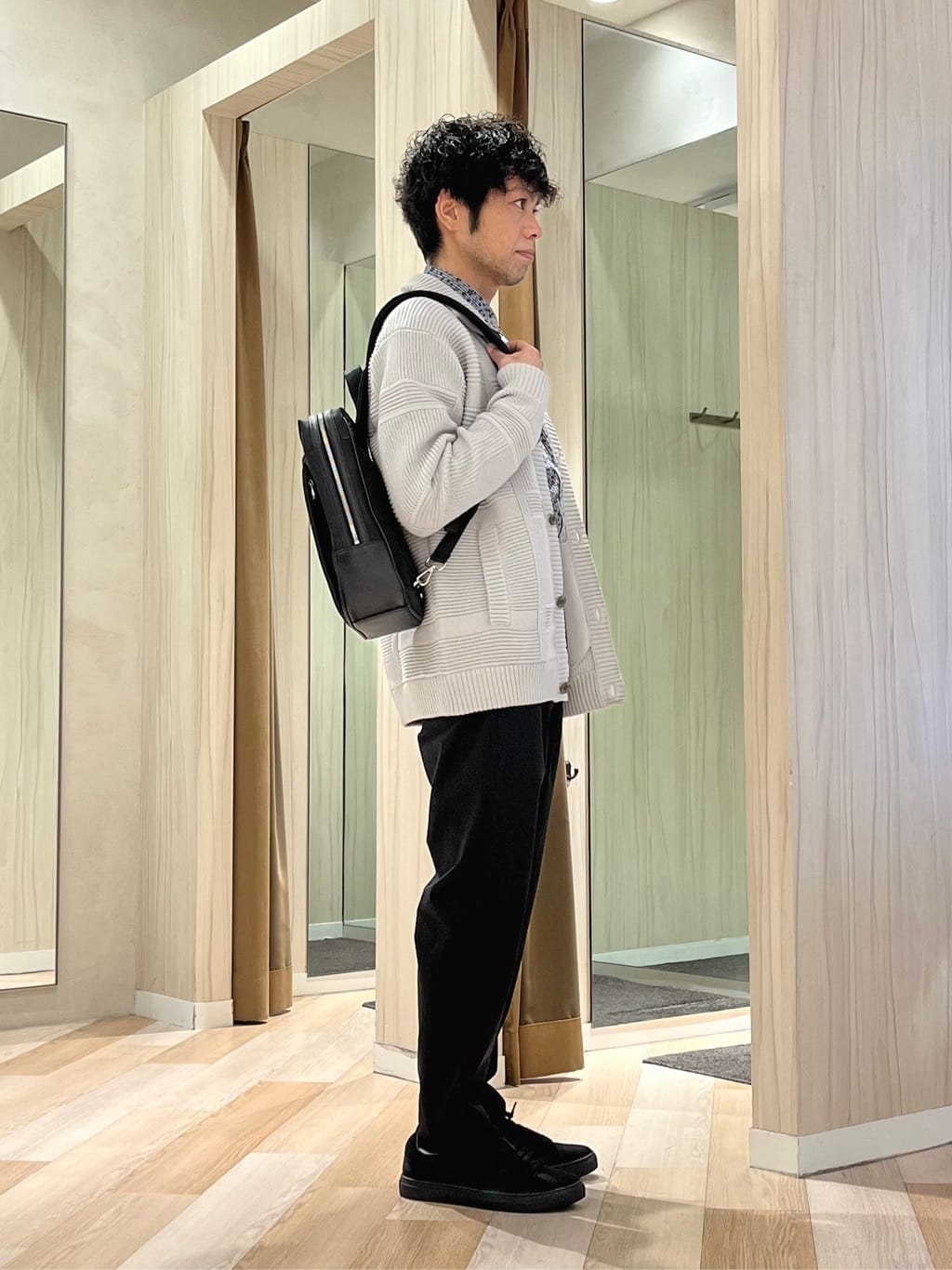 URAさんの「TAKEO KIKUCHI｜畦編みチェック ニットカーディガン」を使ったコーディネート