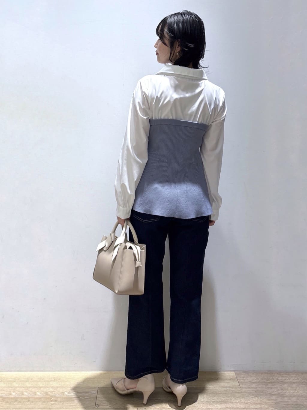 mizukiさんの「index｜シャツドッキングペプラムニット【洗濯機OK】」を使ったコーディネート