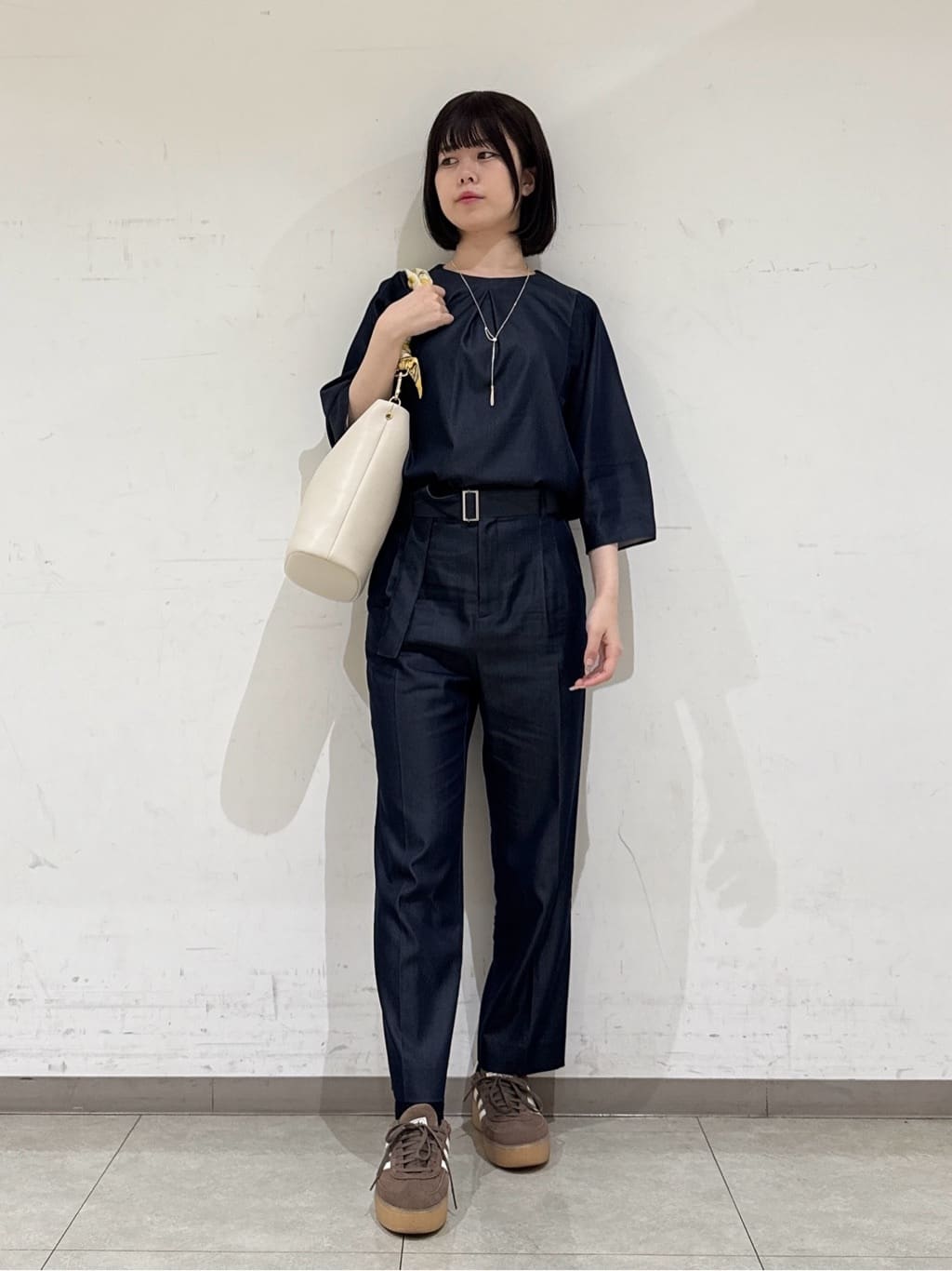 rinaさんの「INDIVI｜【洗える／UVケア／SETUP可能】デニムライク ランタン袖ブラウス」を使ったコーディネート