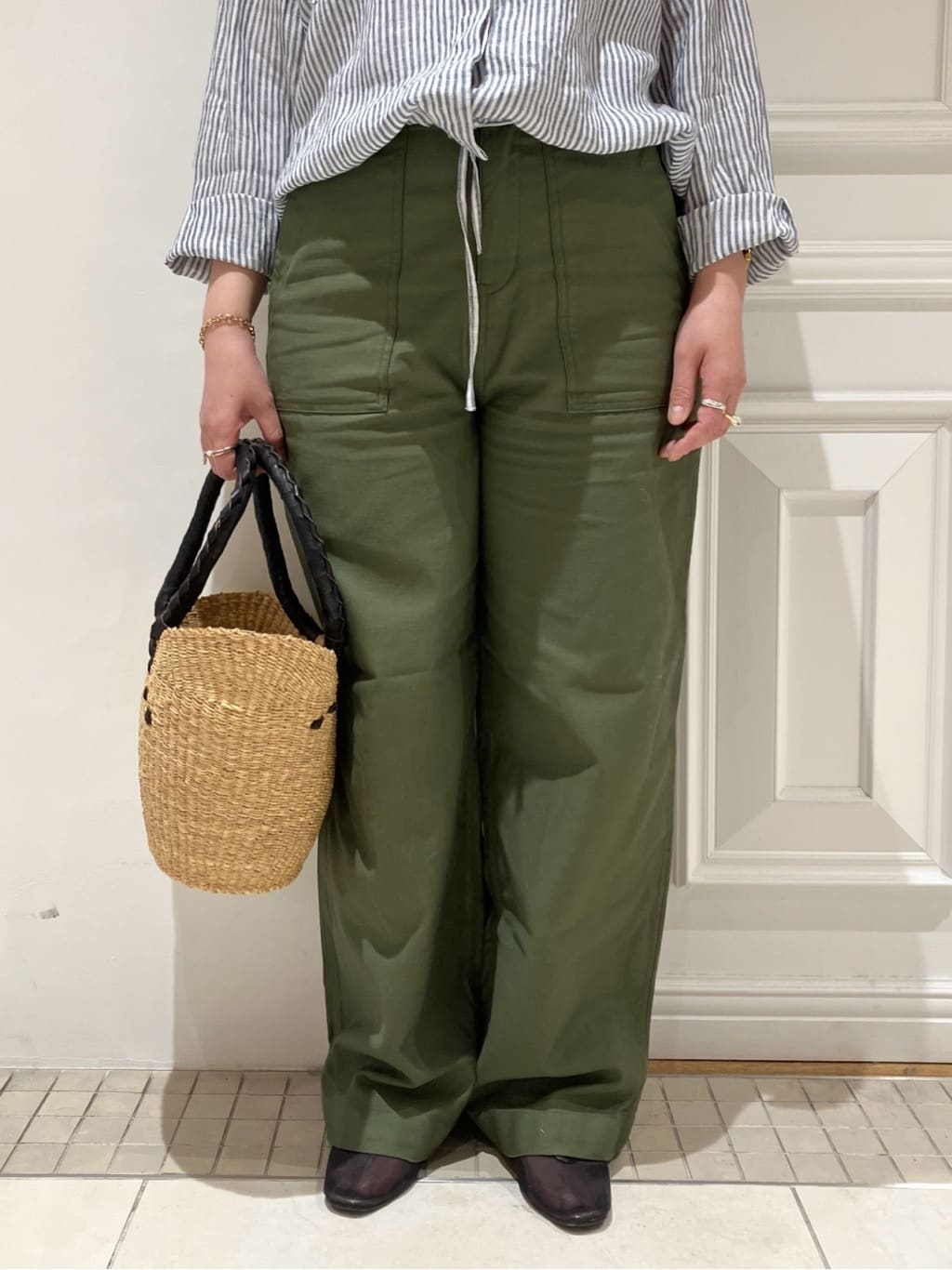 TAJIさんの「DRESSTERIOR｜【2WAY/羽織にも】ウォッシャブルリネン ドロストシャツ」を使ったコーディネート