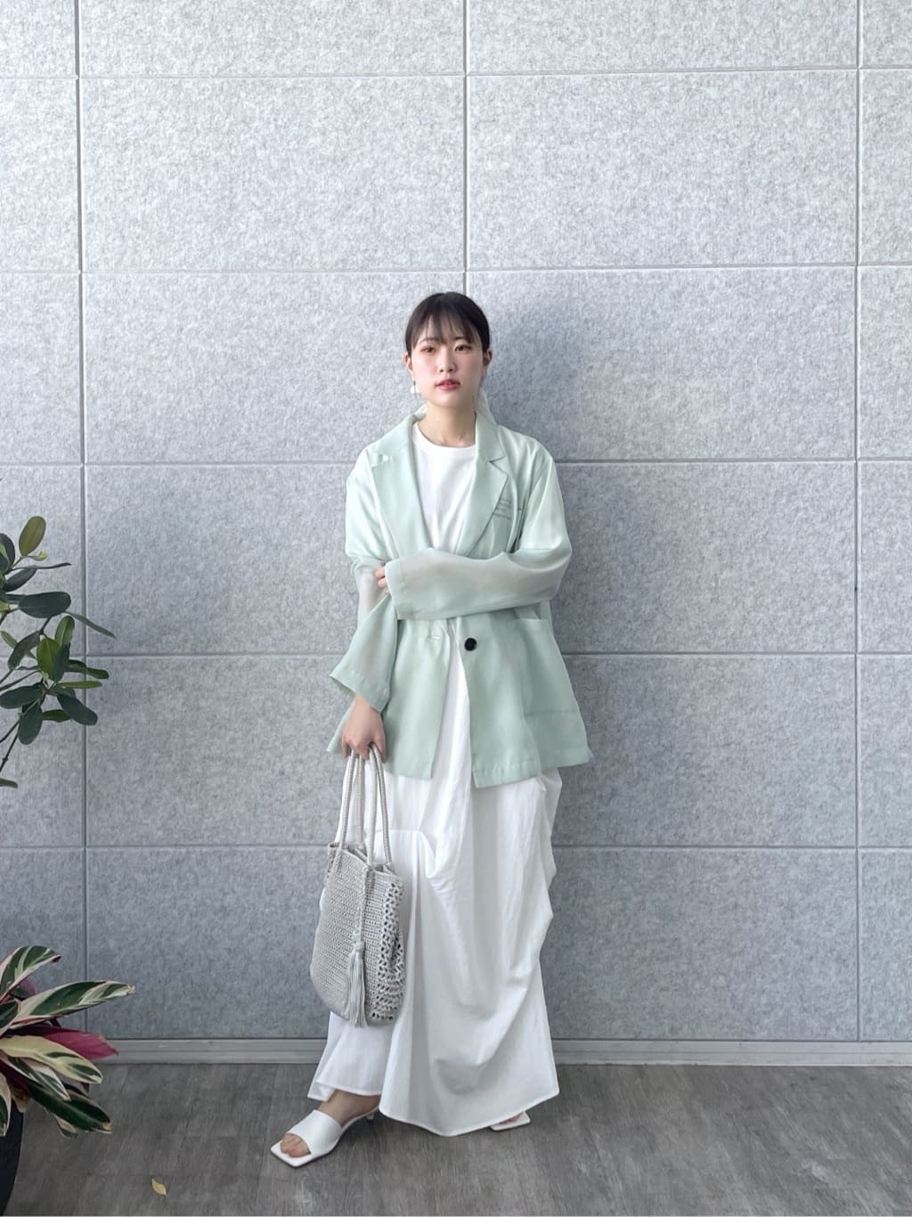Renoさんの「INDIVI｜【接触冷感/通気性】シアーシャツジャケット」を使ったコーディネート