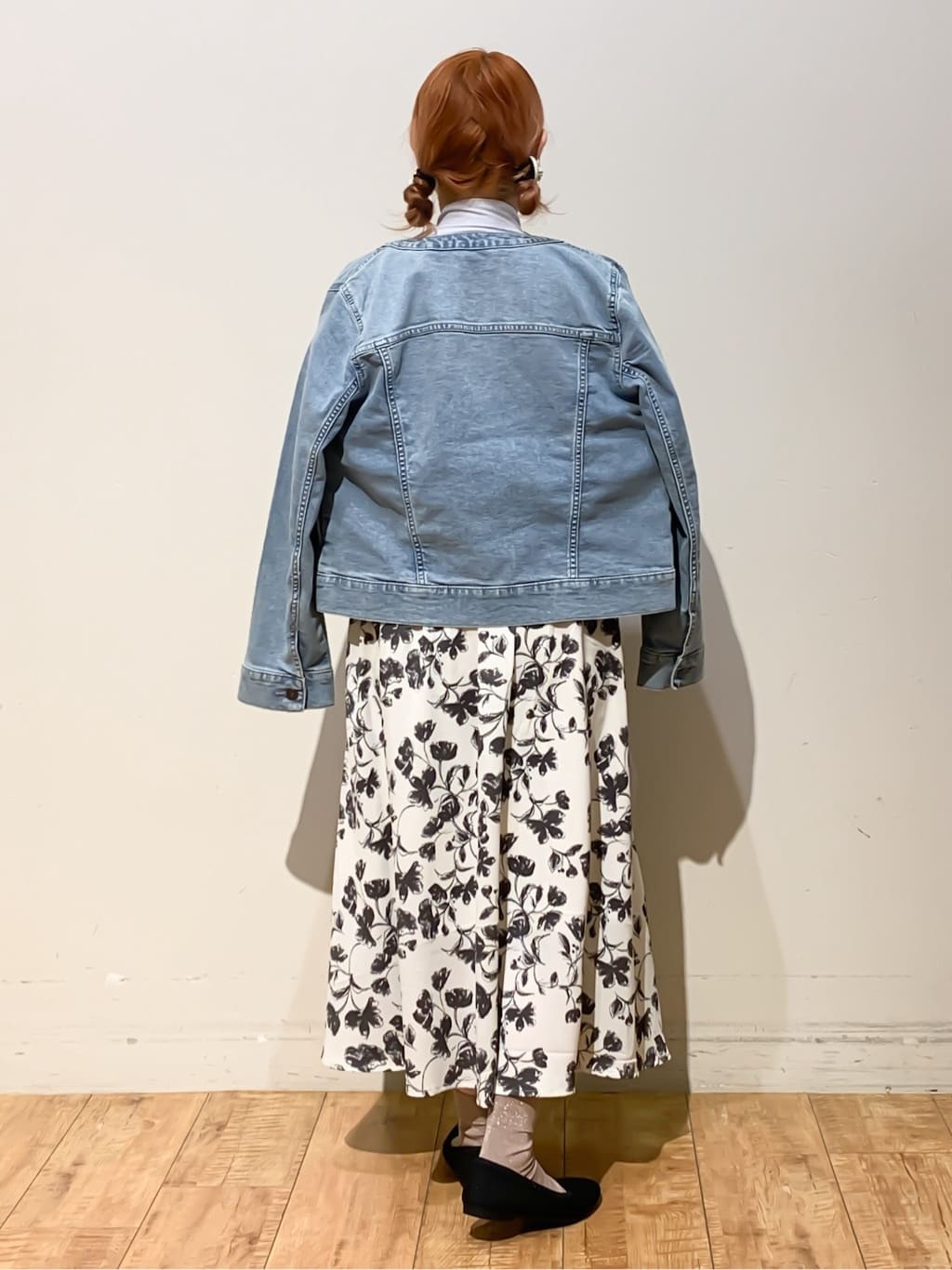 MEGさんの「SHOO･LA･RUE｜【洗濯機可/S-3L】リボンボウタイが魅力　大人の華やかブラウス」を使ったコーディネート