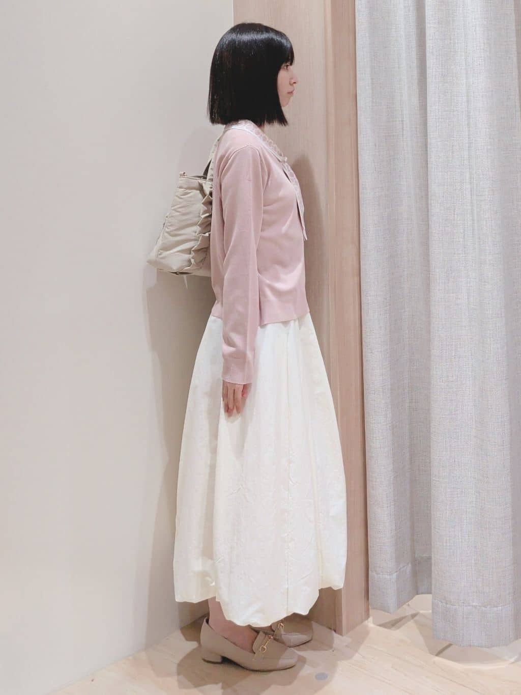Yuiさんの「grove｜ディテールで差がつく　大人のスカーフ柄ボウタイニット」を使ったコーディネート