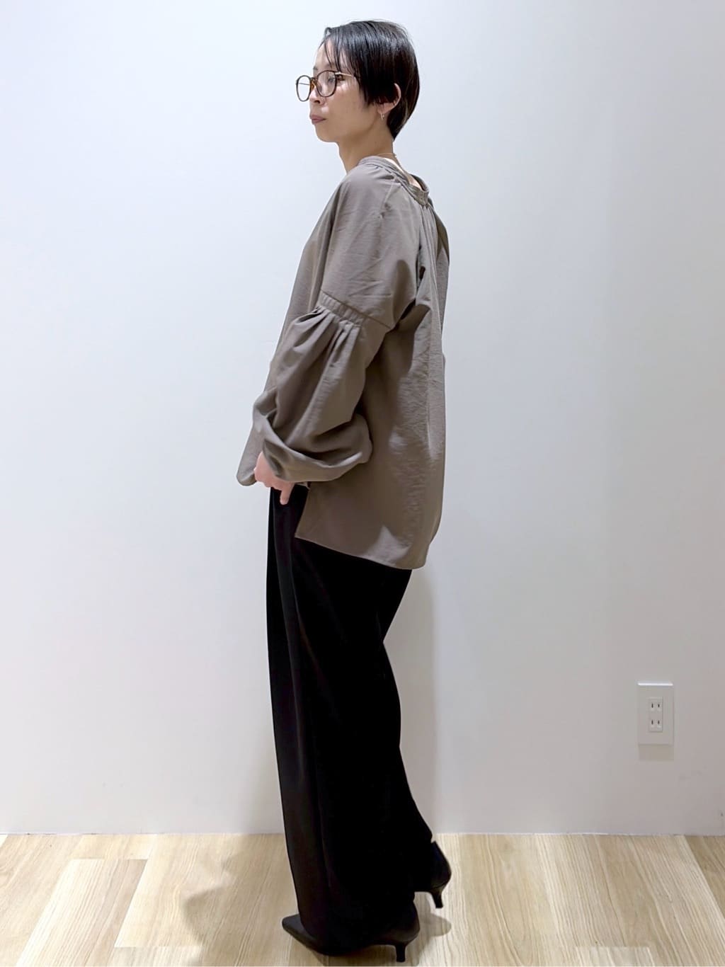 えりさんの「OPAQUE.CLIP｜スキッパーボリュームスリーブブラウス【洗濯機OK】」を使ったコーディネート