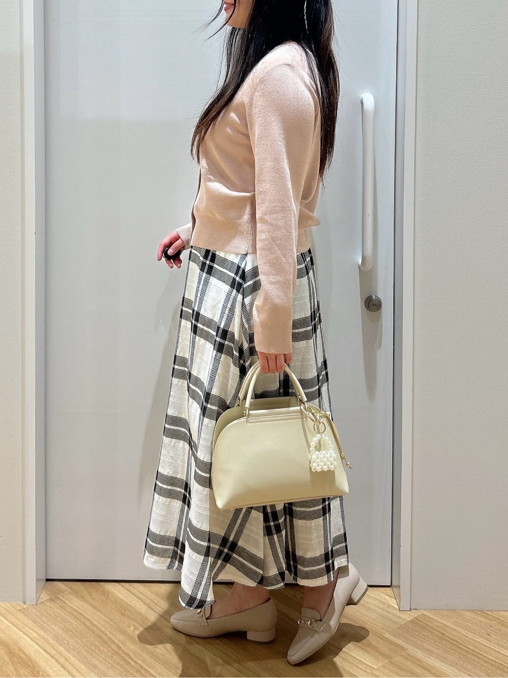 みいさんの「grove｜大人のための華やぎニットカーディガン」を使ったコーディネート