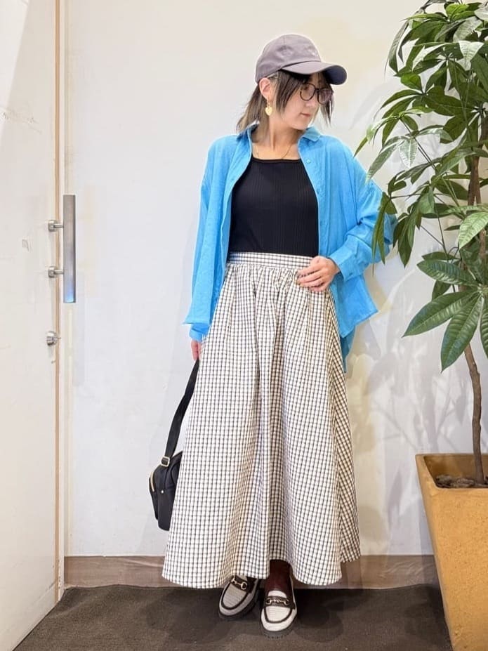 misakiさんの「SHOO･LA･RUE｜【体型カバー】ふんわり質感 やわらかこなれシアーシャツ」を使ったコーディネート