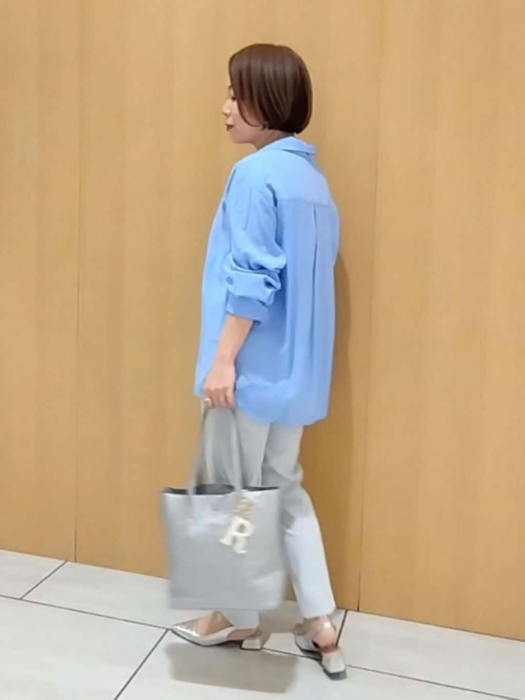 s u g iさんの「UNTITLED｜【接触冷感/洗える/後ろウエストゴム】オックステーパードパンツ」を使ったコーディネート