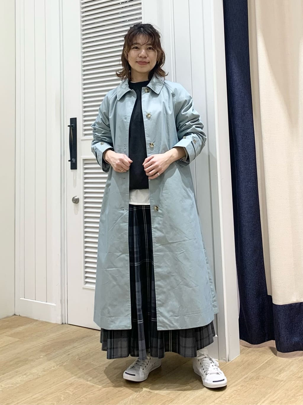 IMARIさんの「Dessin｜シャンブレースプリングコート」を使ったコーディネート
