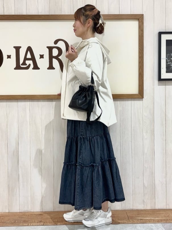 みきぽんさんの「SHOO･LA･RUE｜【防花粉/高レビュー】きれいもかっこいいも叶える 欲張りマウンテンパーカ」を使ったコーディネート