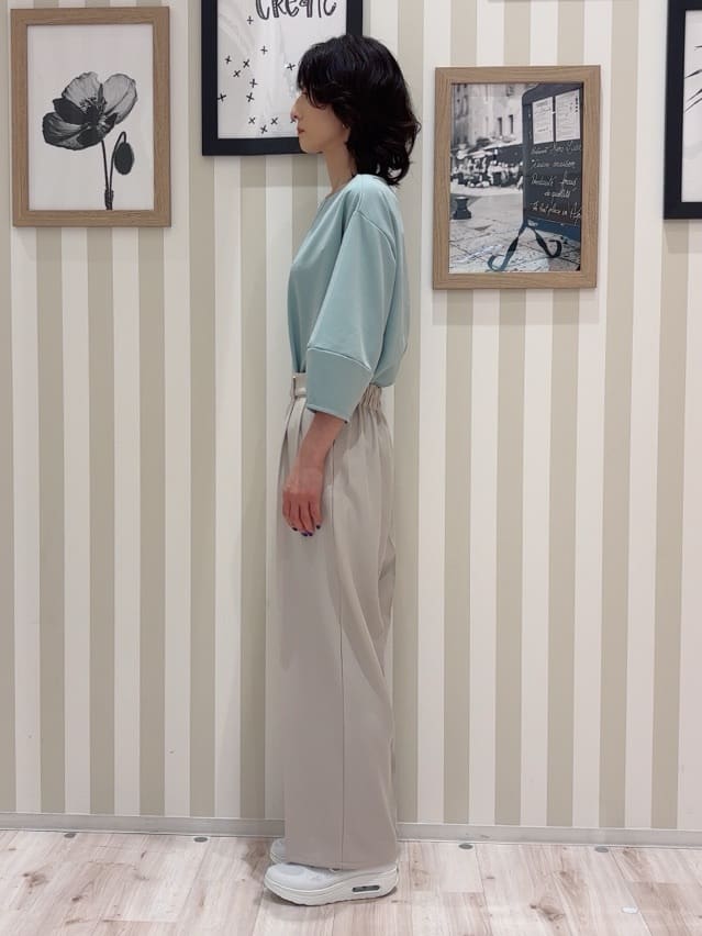 たまごがにさんの「SHOO･LA･RUE｜【高レビュー/着丈選べる/S-LL/洗濯機可】楽ちん&times;きれい見え ストレッチワイドパンツ」を使ったコーディネート