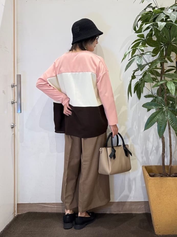 misakiさんの「SHOO･LA･RUE｜【洗濯機可/S-LL/体型カバー】インせず着られる 3段切替 配色トップス」を使ったコーディネート