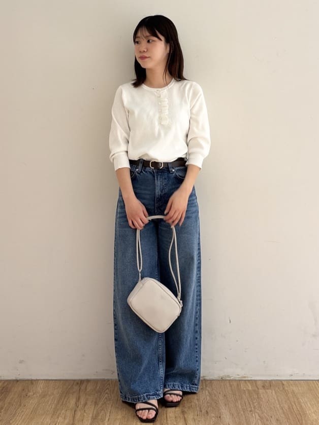 mireiさんの「OPAQUE.CLIP｜フリルヘンリーネックニット【洗濯機OK／抗ピル】」を使ったコーディネート