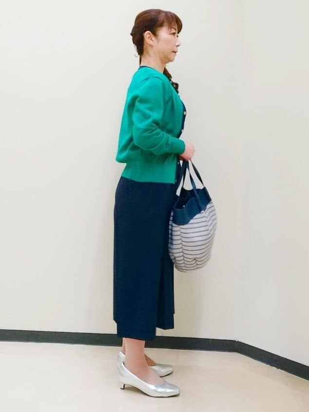 花さんの「Reflect｜【アンサンブル可】バイカラーカーディガン」を使ったコーディネート