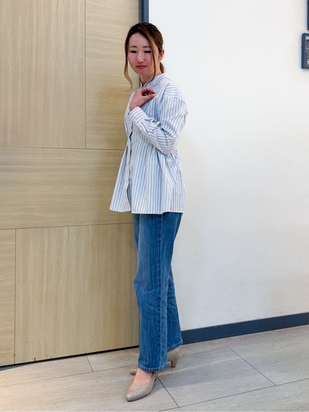 nanaさんの「grove｜【体型カバー】ウエストタック スタンドネックシャツ」を使ったコーディネート