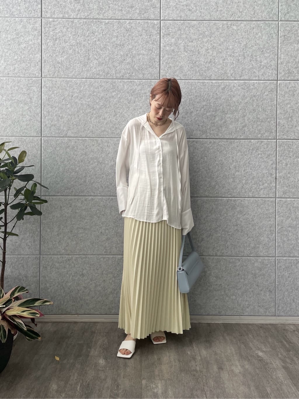 mikuさんの「INDIVI｜【一部店舗限定】シアーフードオーバーシャツ」を使ったコーディネート