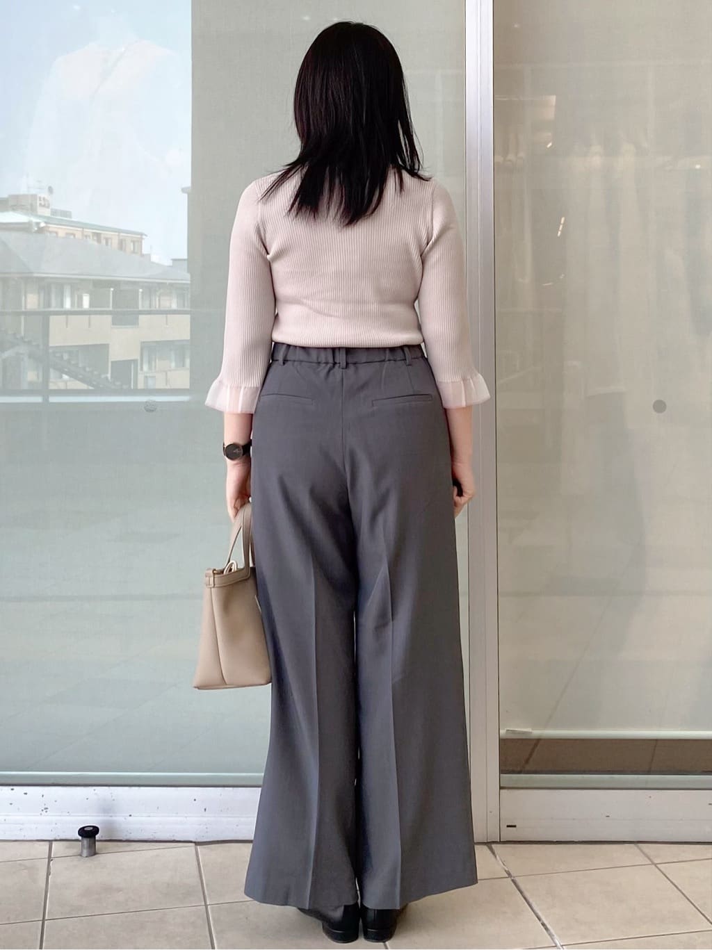Jeanさんの「OPAQUE.CLIP｜UV リブシアーフレアスリーブニット【洗える】」を使ったコーディネート