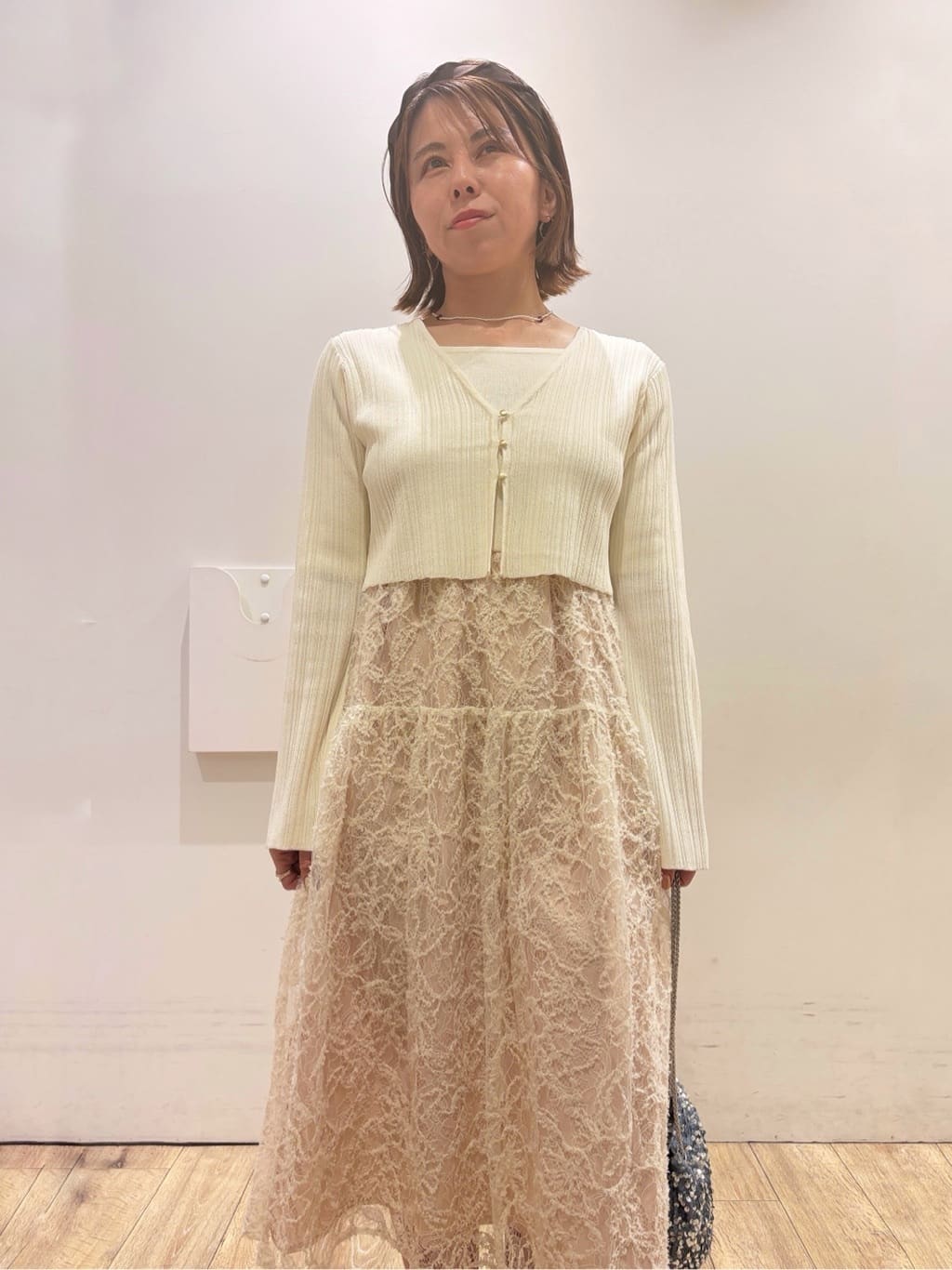 YUKOさんの「index｜《ツインセット》カーディガン&times;ニットドッキングワンピース【洗濯機OK】」を使ったコーディネート