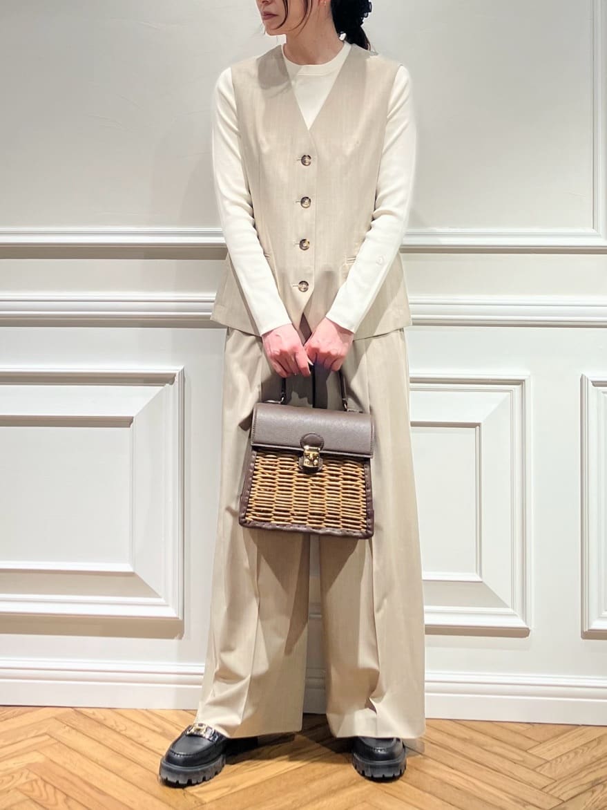 TSUKUIさんの「DRESSTERIOR｜【セットアップ可/ウォッシャブル】セットアップストライプジレ」を使ったコーディネート