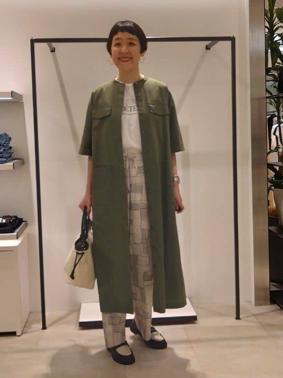まちこさんの「UNTITLED｜◆【洗える/前開きボタン】シャンブレーシャツワンピース」を使ったコーディネート