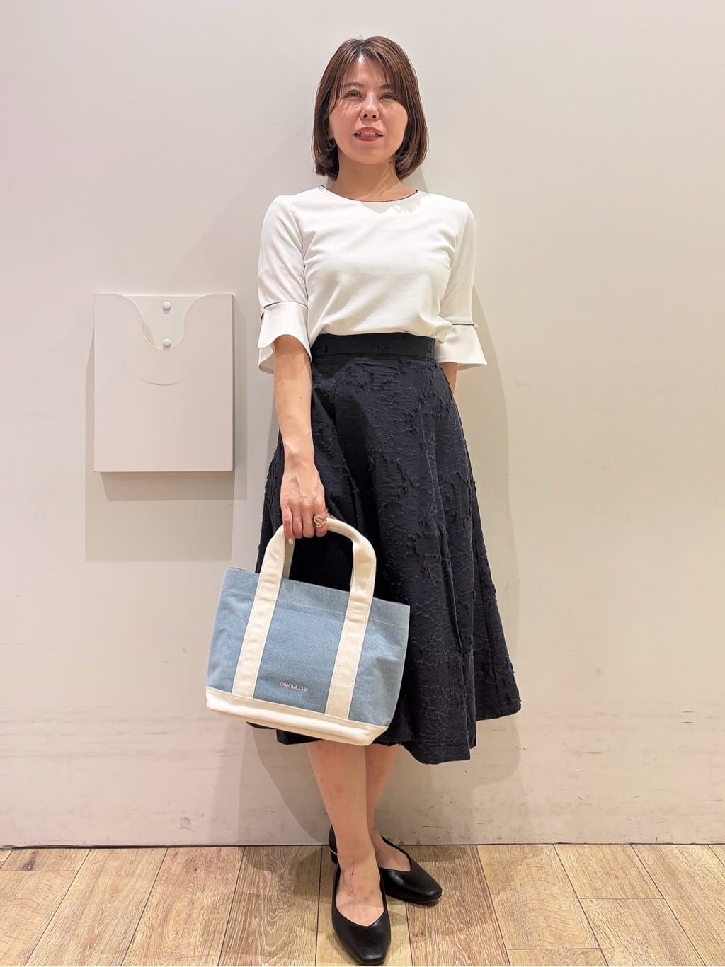 YUKOさんの「index｜【接触冷感／UVケア】フレアスリーブバイカラートップス《洗濯機OK》」を使ったコーディネート