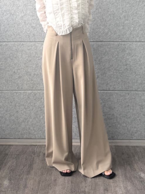 designer yukaさんの「CODE A｜dobby ruffle blouse」を使ったコーディネート