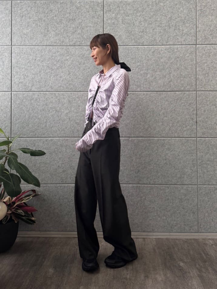 designer yukaさんの「CODE A｜stripe gather shirt」を使ったコーディネート