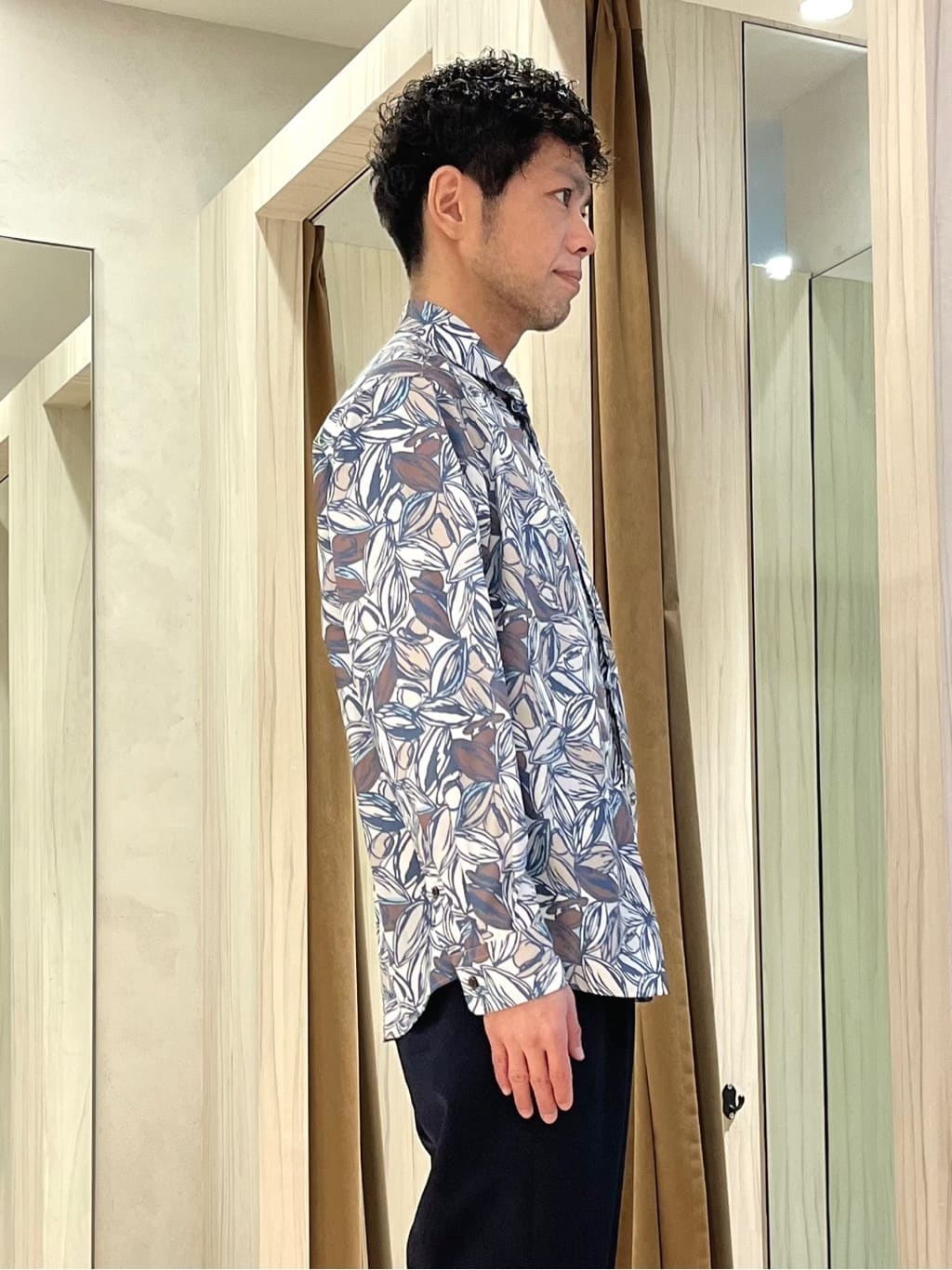URAさんの「TAKEO KIKUCHI｜2WAYアクティブ ライト ブルゾン」を使ったコーディネート