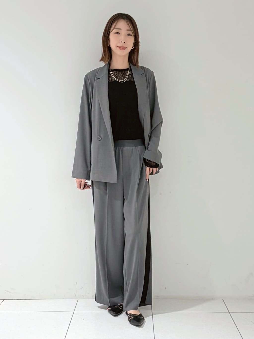 shioriさんの「INDIVI｜Comfy SET UP｜ダブルブレストイージージャケット【セットアップ対応／通勤／カセット服／接触」を使ったコーディネート