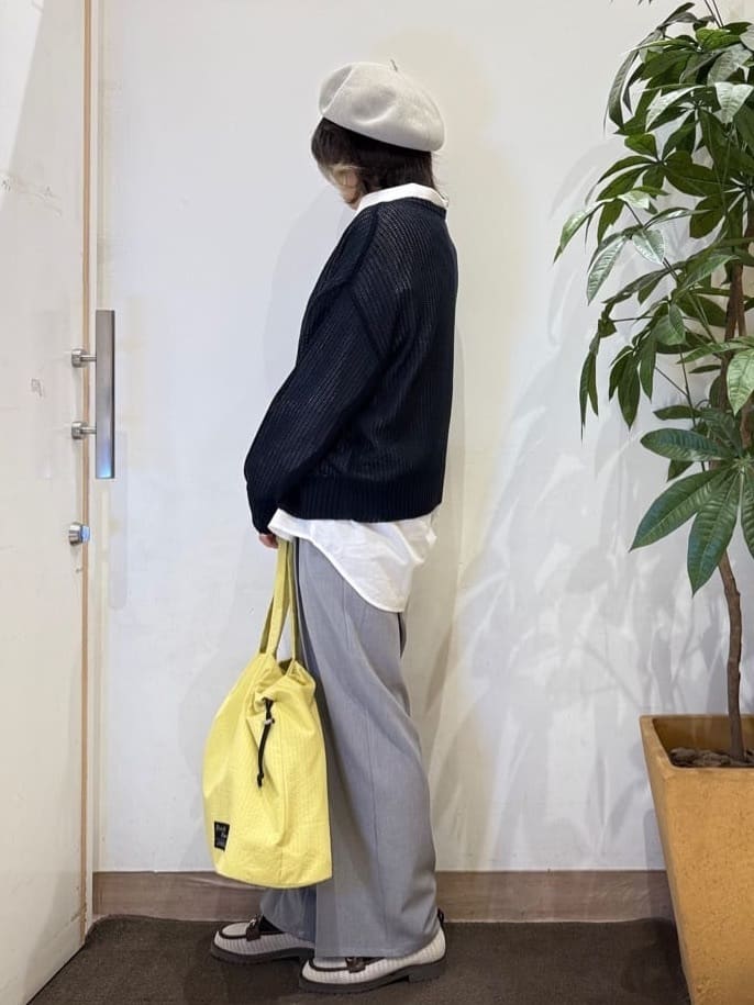 misakiさんの「SHOO･LA･RUE｜【洗濯機可/S-LL】キーネックでお顔周りすっきり ざっくり編みカーディガン」を使ったコーディネート