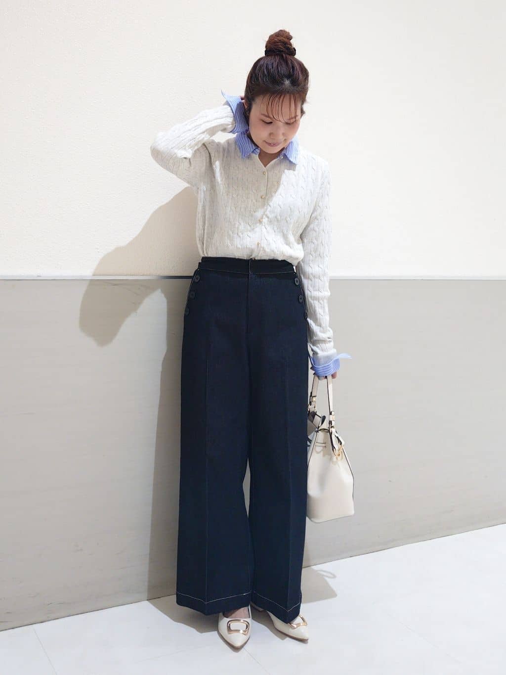 maruさんの「THE SHOP TK｜【通勤にもデイリーにも】CAVIAN 金ボタンダブルブレストジャケット」を使ったコーディネート
