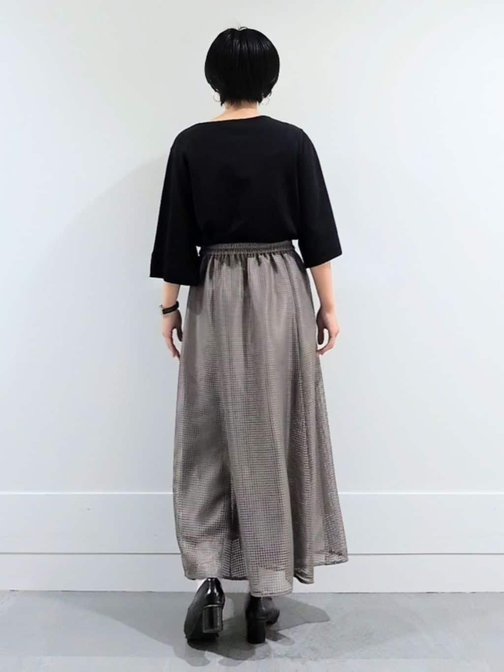 ミズタさんの「UNTITLED｜【洗える/清涼感】袖スリットニットプルオーバー」を使ったコーディネート