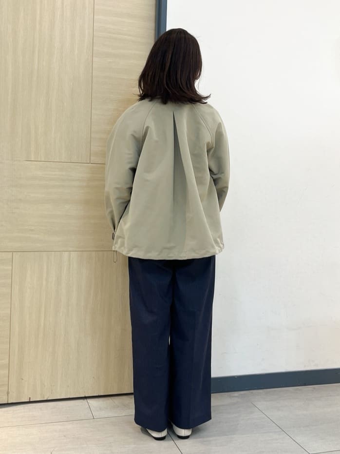 YOさんの「grove｜【撥水／シルエット2WAY】軽やかミドルトレンチコート」を使ったコーディネート